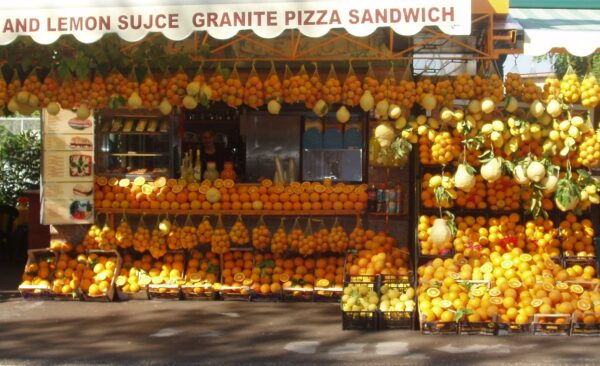 Citrus store ( David Shay, CC BY-SA 3.0 , via Wikimedia Commons)